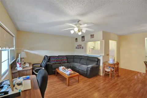 122 Oakridge I # 122, Deerfield Beach FL 33442