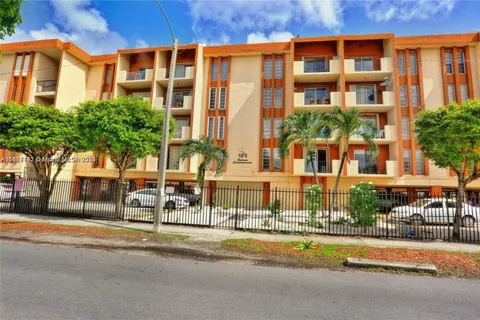 1075 W 68th St # 403, Hialeah FL 33014