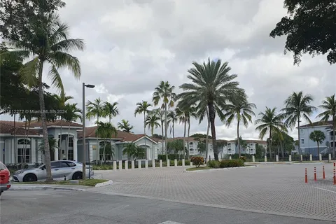 9645 NW 1 St CT # 304, Pembroke Pines FL 33024