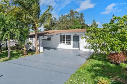 261 NE 172nd St, North Miami Beach FL 33162