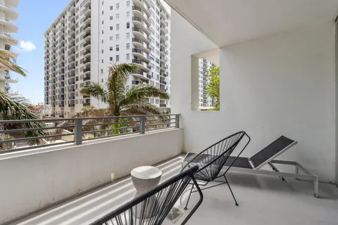 6080 Collins Ave # 314, Miami Beach FL 33140