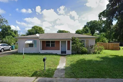 13325 NW 17th Pl, Miami FL 33167