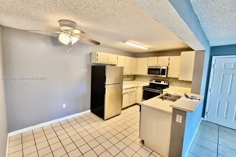 301 Palm Way # 304, Pembroke Pines FL 33025