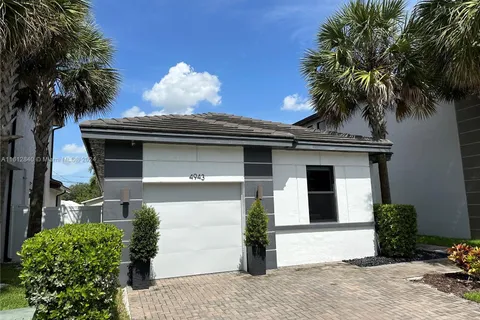 4943 Whispering Way, Dania Beach FL 33312