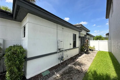 4943 Whispering Way, Dania Beach FL 33312