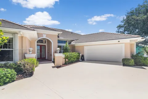 2674 SE Erickson Dr, Port St. Lucie FL 34984