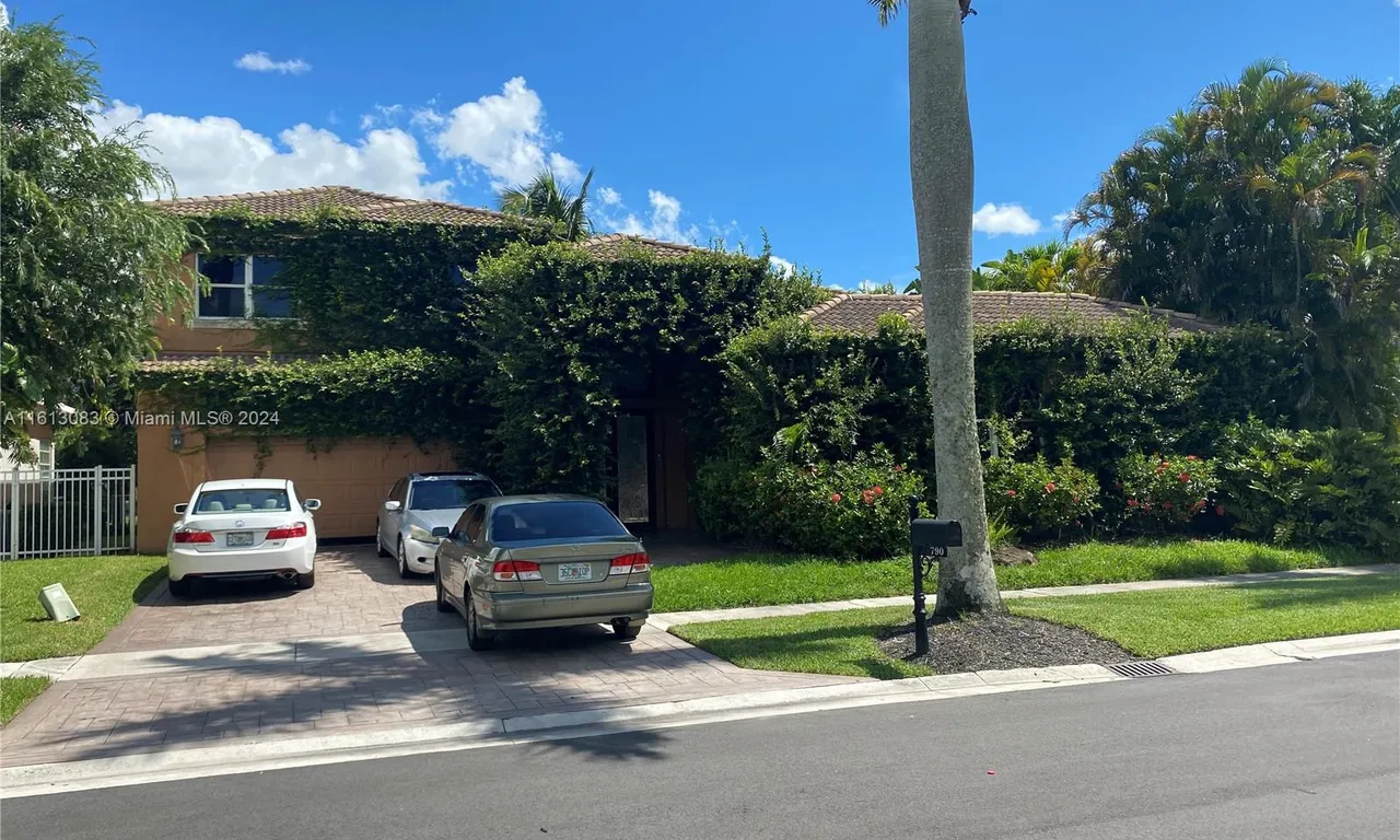 10790 Haydn Dr, Boca Raton FL 33498