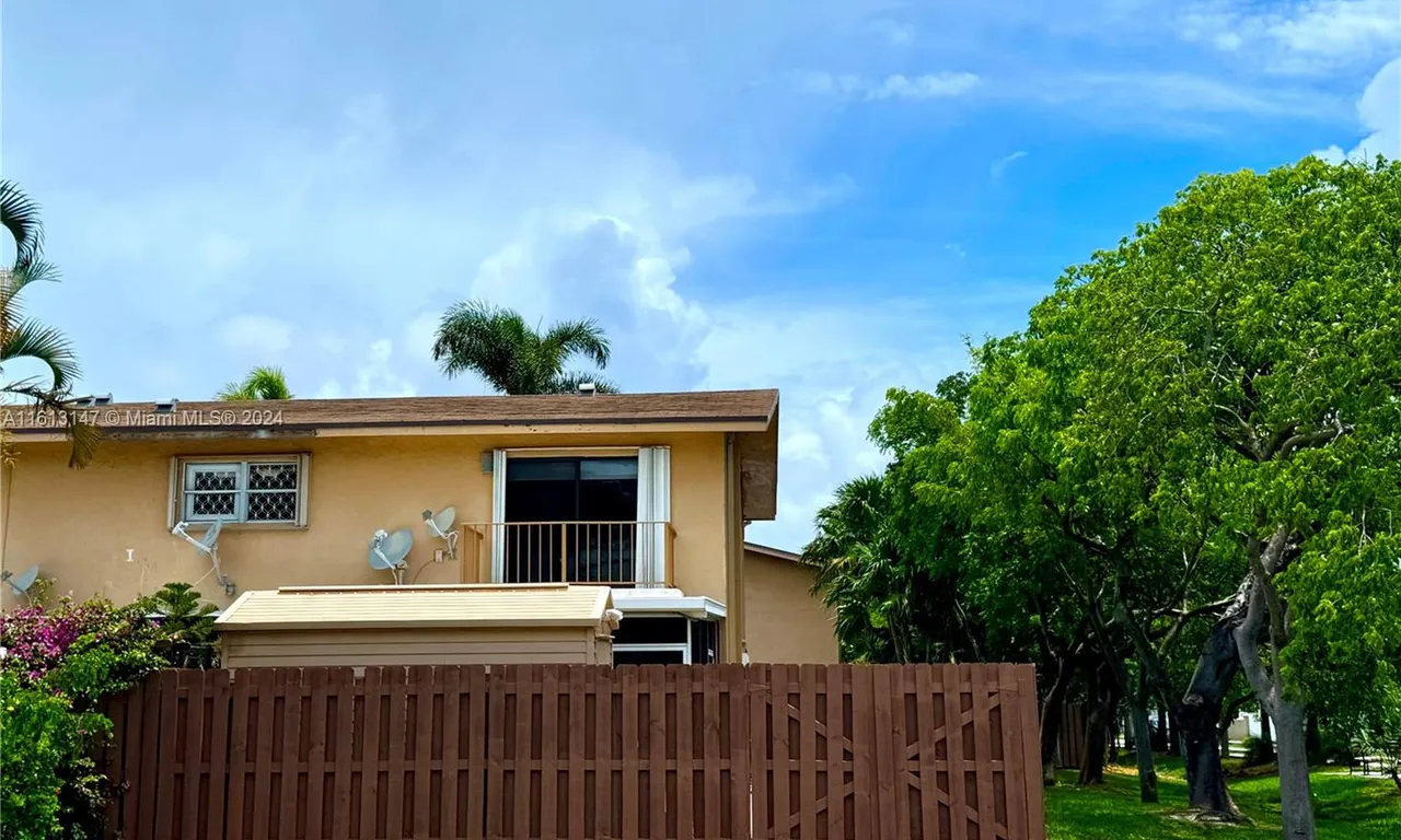 450 SE 7th St # 244, Dania Beach FL 33004