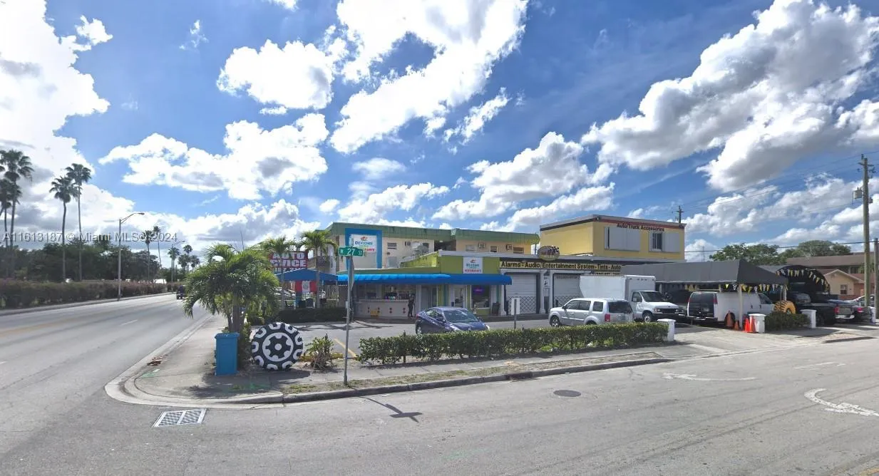 2692 Palm Ave, Hialeah FL 33010