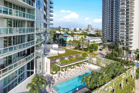 450 Alton Rd # 902, Miami Beach FL 33139