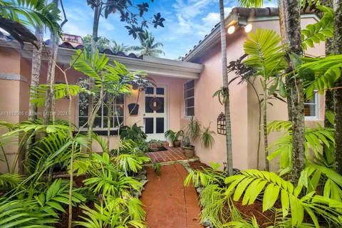 4137 Malaga Ave, Coconut Grove FL 33133