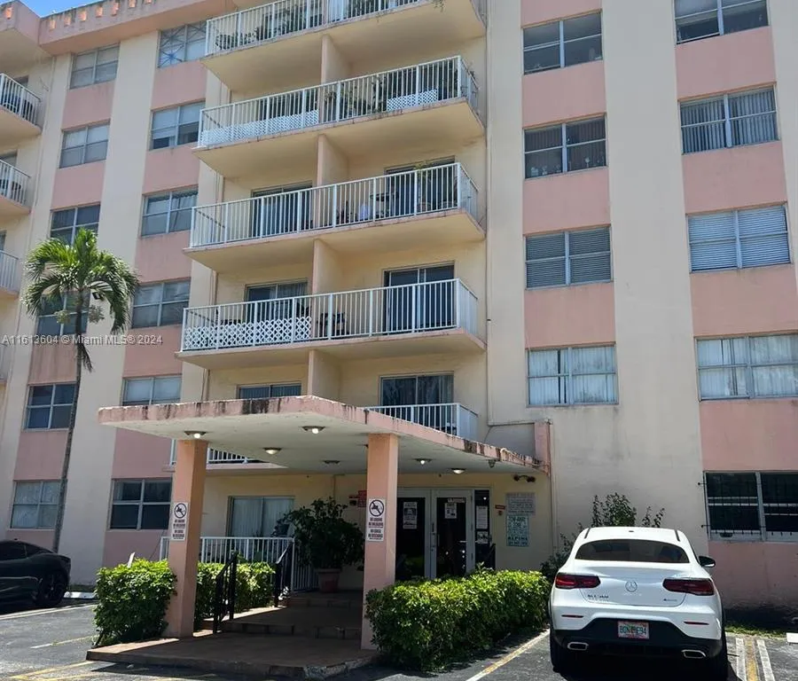 16465 NE 22nd Ave # 403, North Miami Beach FL 33160