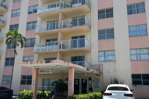 16465 NE 22nd Ave # 403, North Miami Beach FL 33160