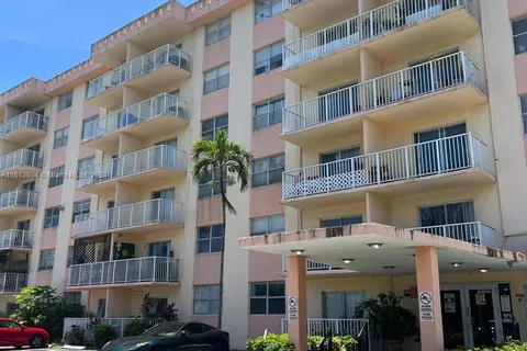 16465 NE 22nd Ave # 403, North Miami Beach FL 33160