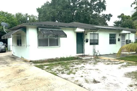 730 NE 131st St, North Miami FL 33161