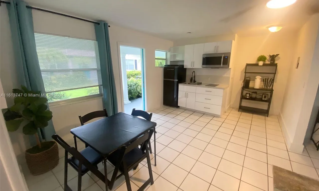 3208 Canal Dr # 2, Pompano Beach FL 33062