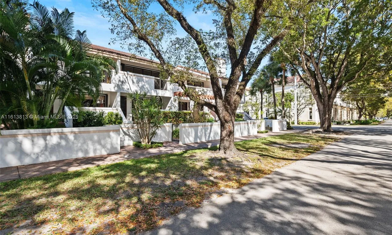 2600 Cardena St # 7, Coral Gables FL 33134