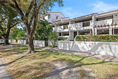 2600 Cardena St # 7, Coral Gables FL 33134