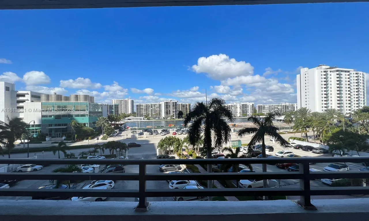3505 S Ocean Dr # 402, Hollywood FL 33019