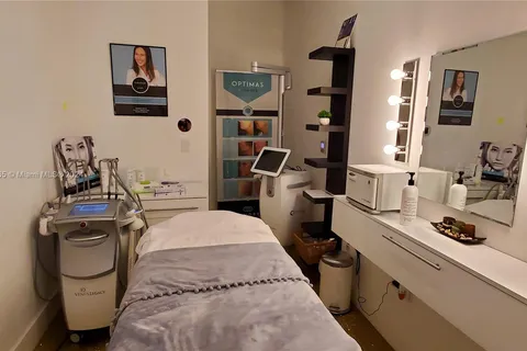 LUXURY MEDICAL BEAUTY SPA, North Miami FL 33130