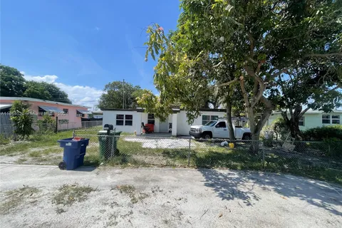 1869 NW 83rd St, Miami FL 33147