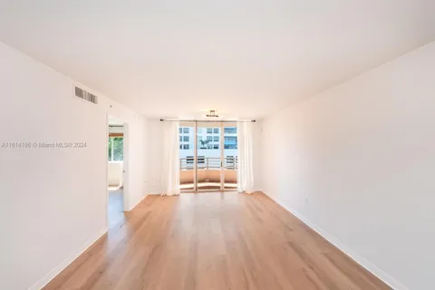 1401 Bay Rd # 503, Miami Beach FL 33139