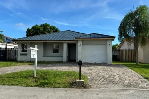 8564 SW 210th Ter, Cutler Bay FL 33189