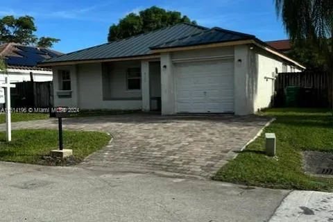 8564 SW 210th Ter, Cutler Bay FL 33189