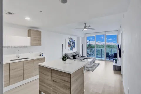 16385 Biscayne Blvd # 403, North Miami Beach FL 33160