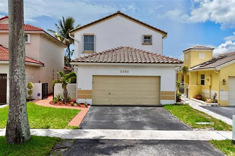 2090 NW 188th Ave, Pembroke Pines FL 33029