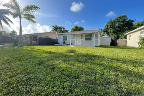 1260 NE 157th St, North Miami Beach FL 33162