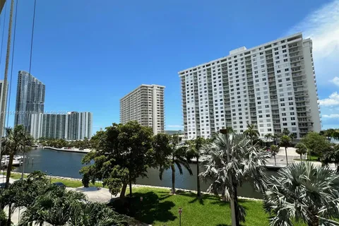 400 S Kings Point Dr # 321, Sunny Isles Beach FL 33160