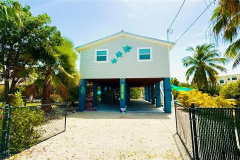 18 W Circle Dr, Key West FL 33040