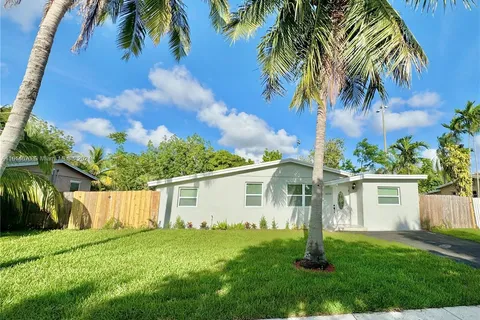 6110 NW 42nd Ave, North Lauderdale FL 33319