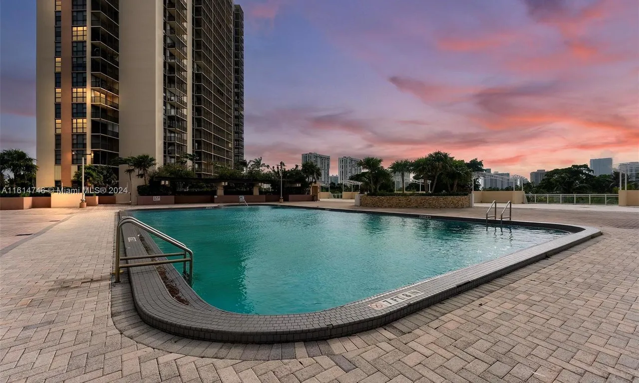 20335 W Country Club Dr # 2101, Aventura FL 33180