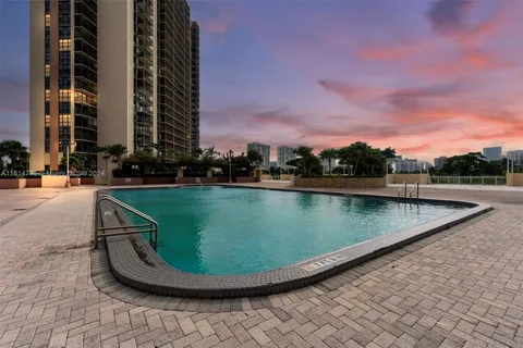 20335 W Country Club Dr # 2101, Aventura FL 33180