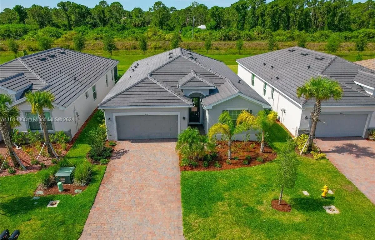 3693 Passion Vine Dr, Other City - In The State Of Florida FL 33920