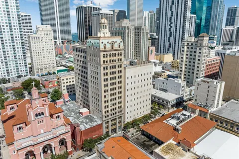 111 NE 1st St # 3, Miami FL 33132