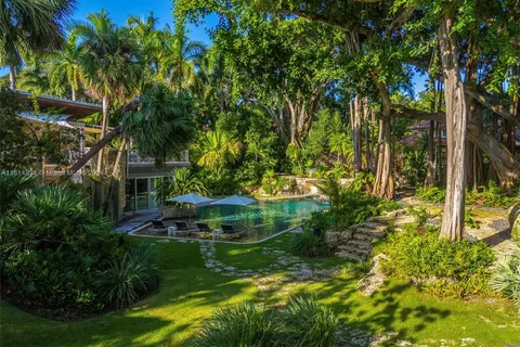 3585 Anchorage Way, Miami FL 33133