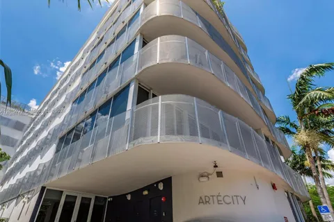 2155 Washington # 206, Miami Beach FL 33139