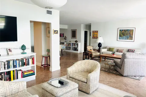 5825 Collins Ave # 14A, Miami Beach FL 33140