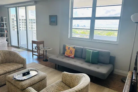 5825 Collins Ave # 14A, Miami Beach FL 33140