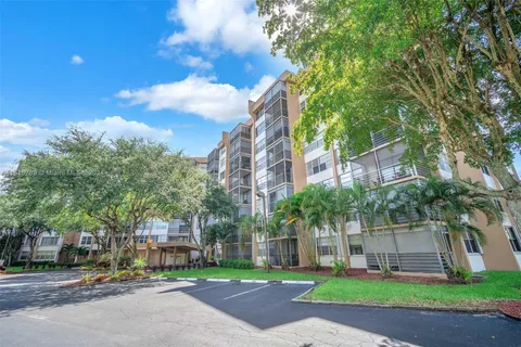 1300 Saint Charles Pl # 407, Pembroke Pines FL 33026