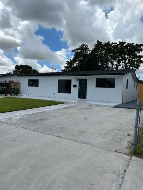 1260 W 32nd St, Hialeah FL 33012