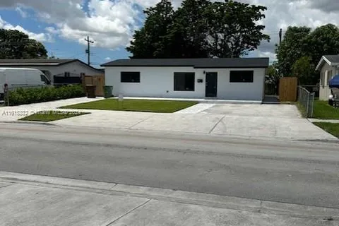 1260 W 32nd St, Hialeah FL 33012