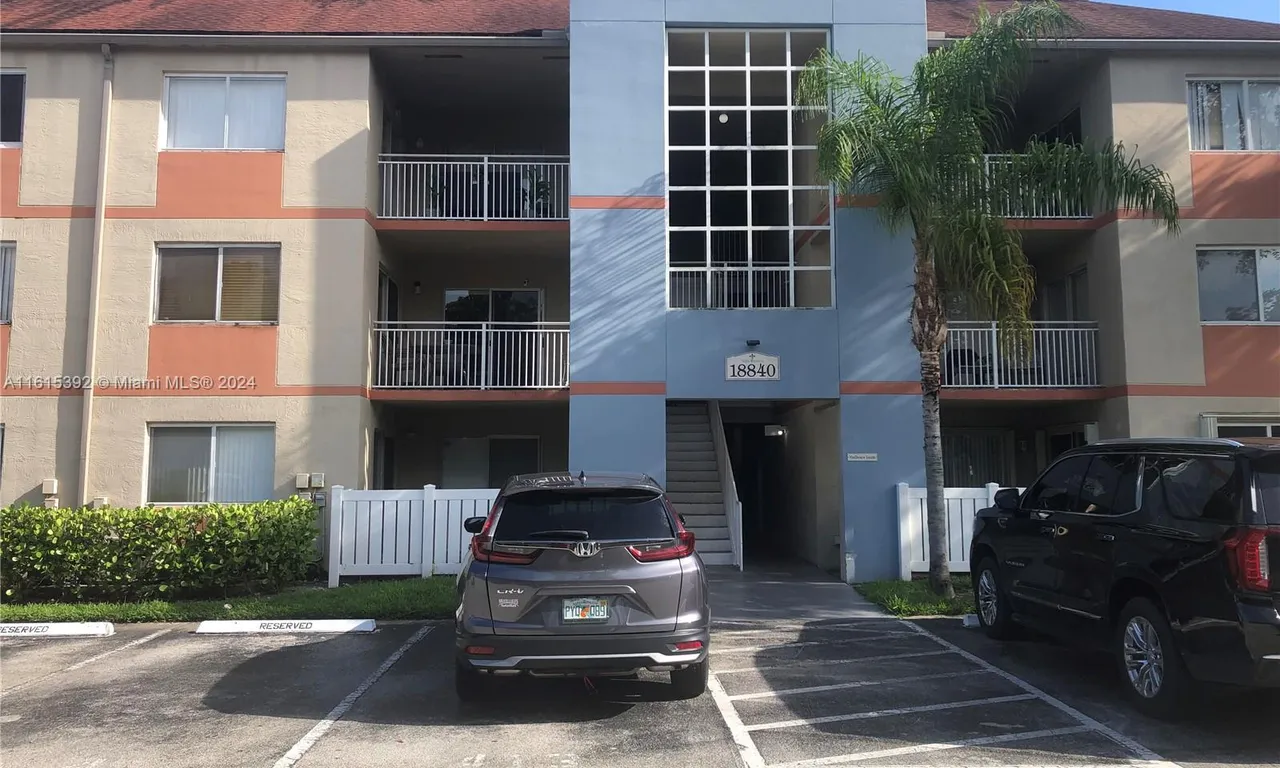 18840 NW 57th Ave # 105, Hialeah FL 33015