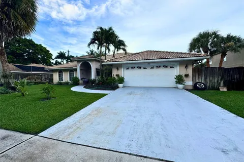 138 N Park Rd N, Royal Palm Beach FL 33411