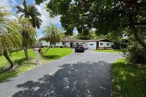 6440 Miller Dr, South Miami FL 33155