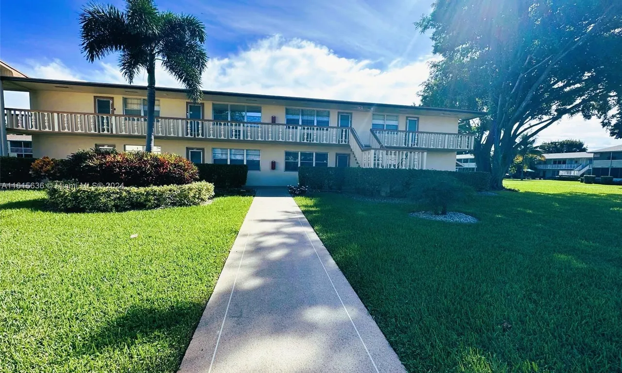 70 Dorchester D # 70, West Palm Beach FL 33417