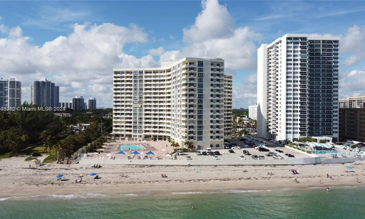 3180 S Ocean Dr # 1121, Hallandale Beach FL 33009